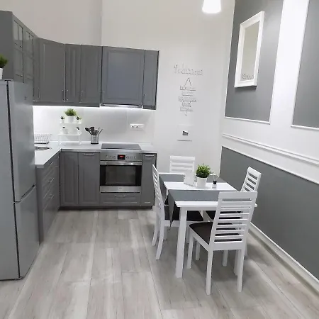 A10 Alkotmany B * Βουδαπέστη